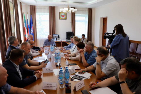 Спикер парламента поблагодарил экспертов за хорошую работу