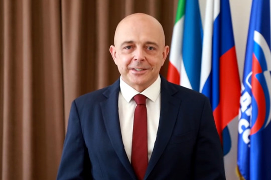Поздравление Председателя Верховного Совета Республики Хакасия Сергея Сокола с Днем России