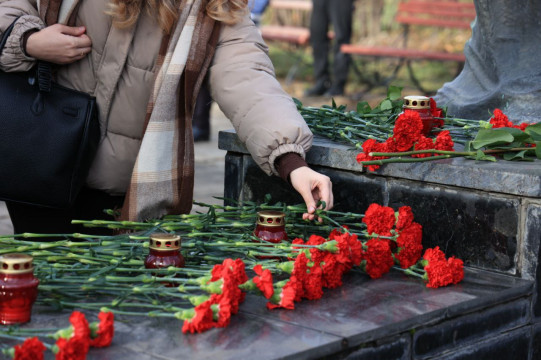 Депутаты ВС приняли участие в митинге памяти жертв политических репрессий