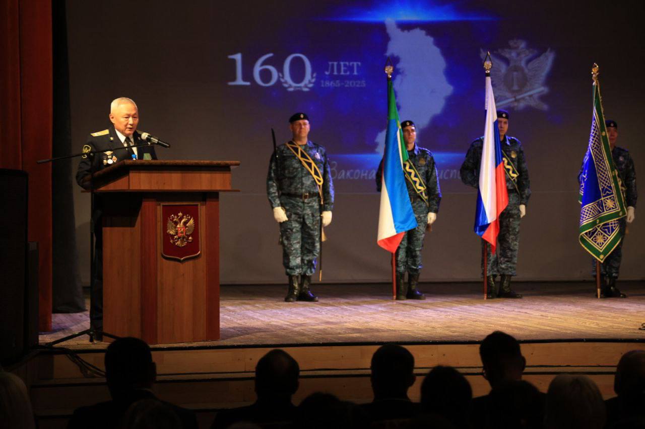 photo_5197593371365996408_y