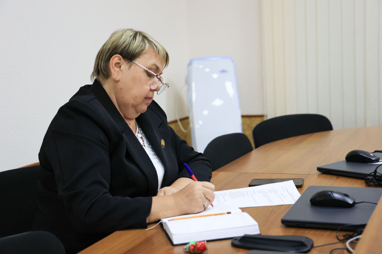 photo_5233215374856228331_y