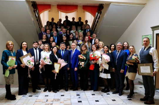 Петр Воронин вручил государственные награды