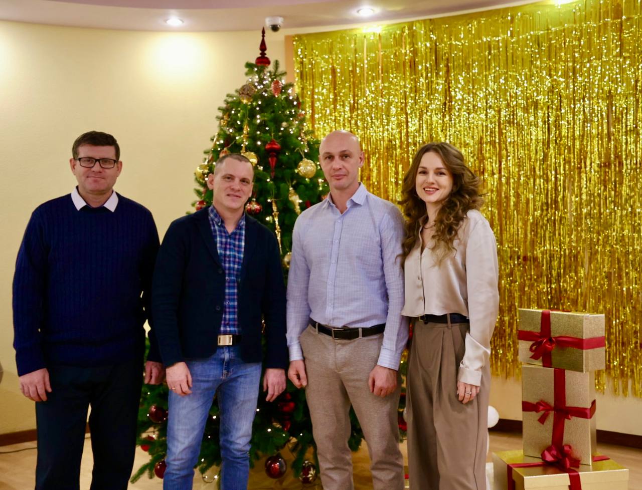 photo_5335030379221552280_y