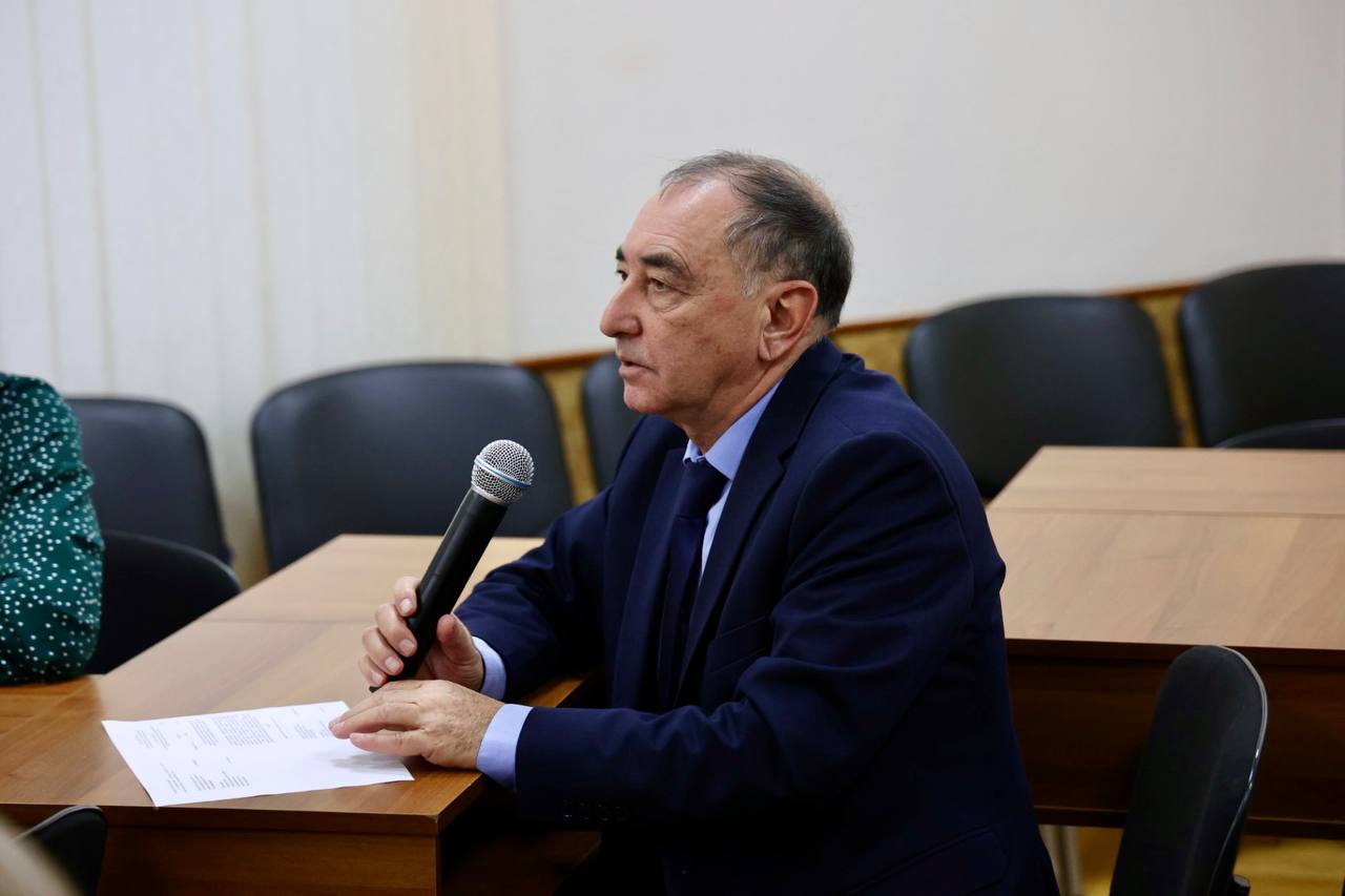 photo_5354900688934211309_y