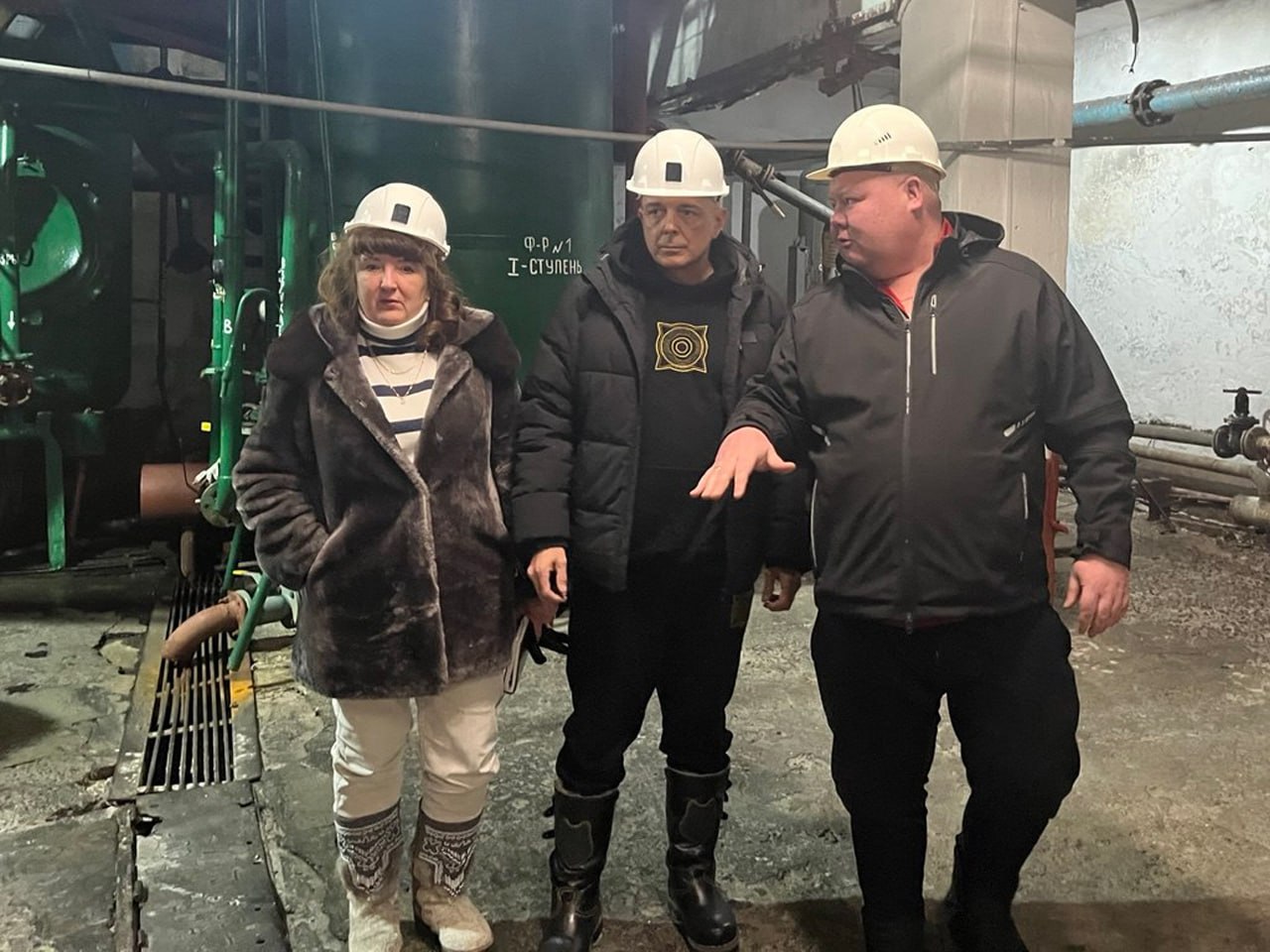 photo_5199908427461759470_y