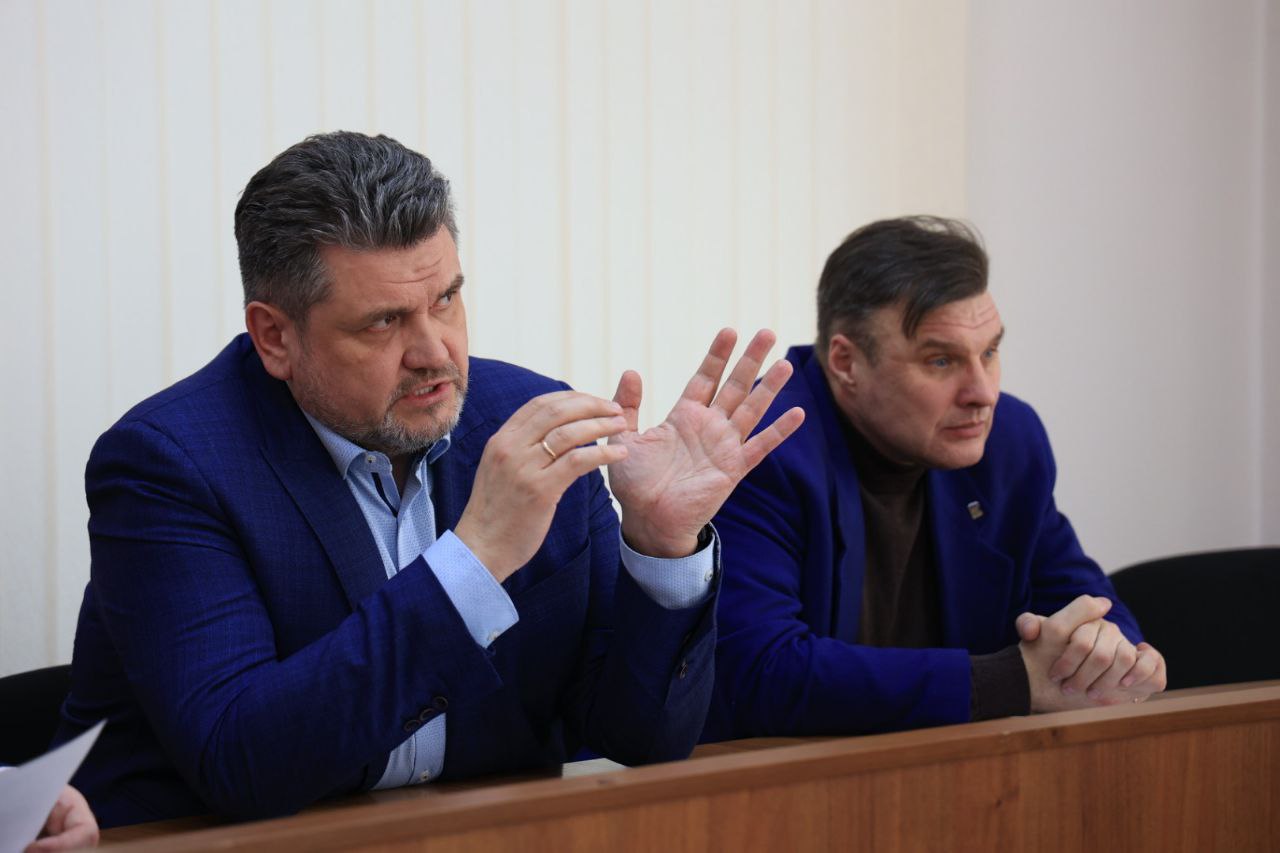 photo_5301037598564357459_y